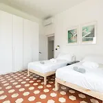 Spacious 3-bedroom - 10 Min To Center & 5 Min To Gaslini Hospital