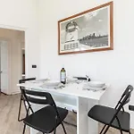 Spacious 3-bedroom - 10 Min To Center & 5 Min To Gaslini Hospital Daire