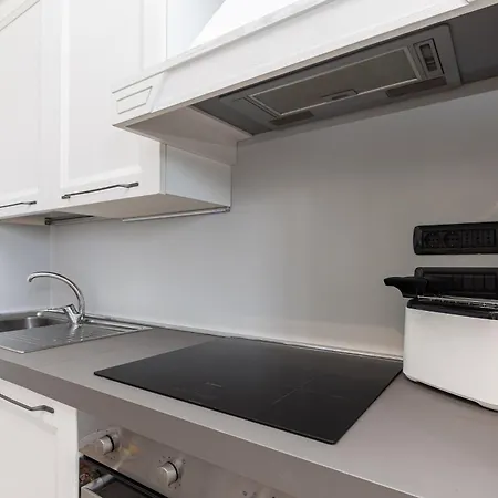 Spacious 3-bedroom - 10 Min To Center & 5 Min To Gaslini Hospital * Genoa
