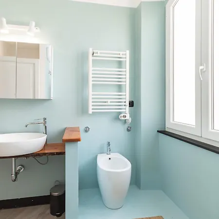 Spacious 3-bedroom - 10 Min To Center & 5 Min To Gaslini Hospital Appartamento