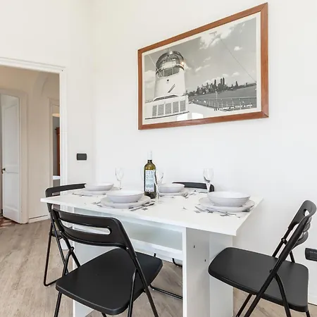 Spacious 3-bedroom - 10 Min To Center & 5 Min To Gaslini Hospital Appartamento