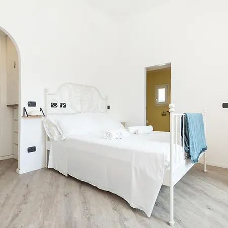 Апартаменты Spacious 3-bedroom - 10 Min To Center & 5 Min To Gaslini Hospital *