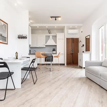 Spacious 3-bedroom - 10 Min To Center & 5 Min To Gaslini Hospital *