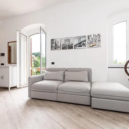 Spacious 3-bedroom - 10 Min To Center & 5 Min To Gaslini Hospital By Car Apartmán *