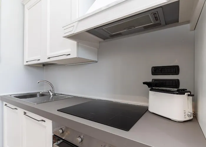 Spacious 3-bedroom - 10 Min To Center & 5 Min To Gaslini Hospital * Genua