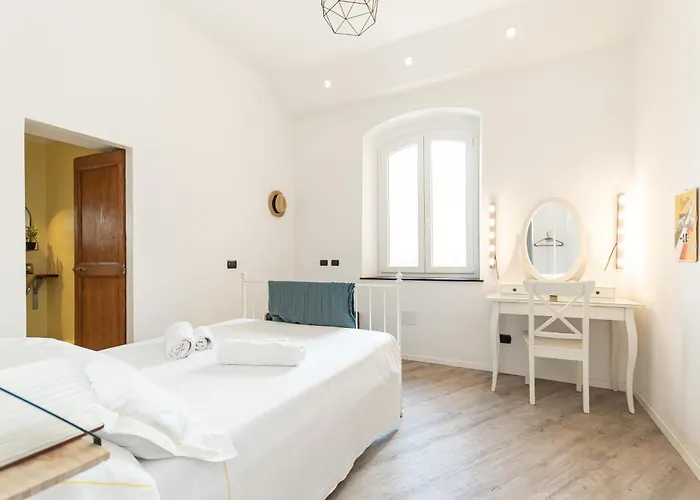 Spacious 3-bedroom - 10 Min To Center & 5 Min To Gaslini Hospital Genua