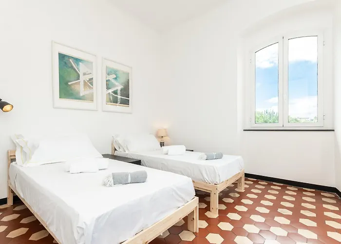 Spacious 3-bedroom - 10 Min To Center & 5 Min To Gaslini Hospital *