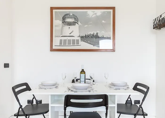 Spacious 3-bedroom - 10 Min To Center & 5 Min To Gaslini Hospital Appartement Genua