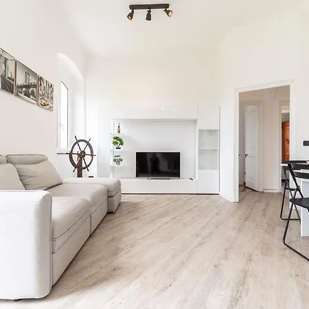 Spacious 3-bedroom - 10 Min To Center & 5 Min To Gaslini Hospital * Genua