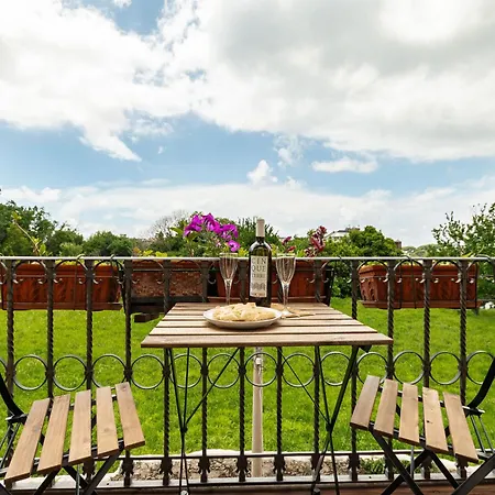 Spacious 3-bedroom - 10 Min To Center & 5 Min To Gaslini Hospital Apartament *