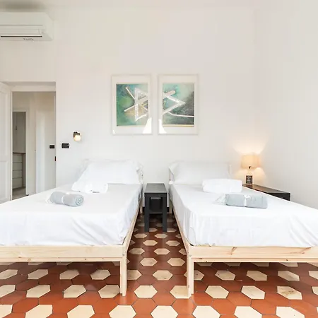 Spacious 3-bedroom - 10 Min To Center & 5 Min To Gaslini Hospital Genua
